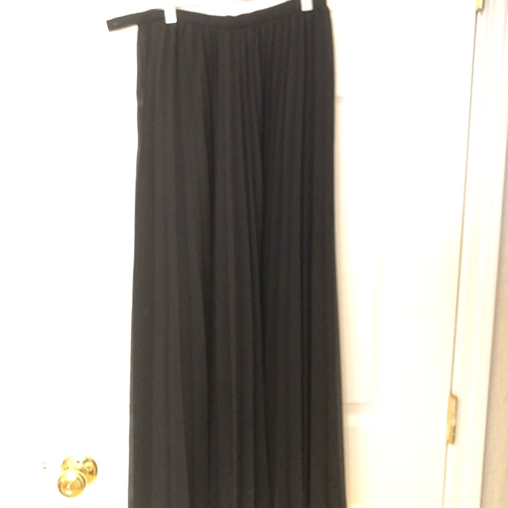 Talbots Black Long Pleasted Skirt. Sz2